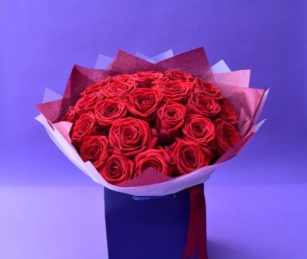 25 Red roses