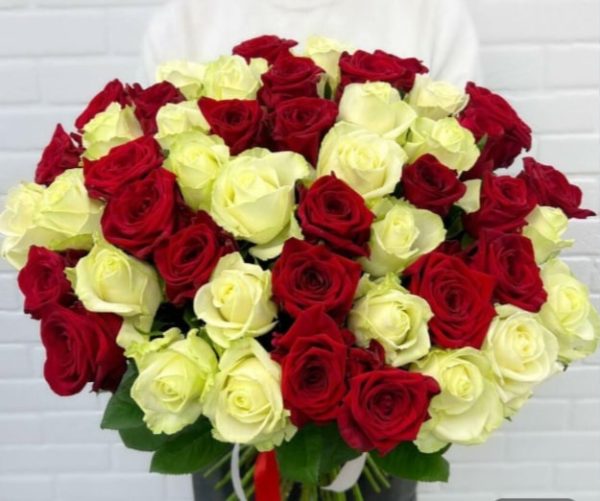 Bouquet of 50 roses (50 cm)