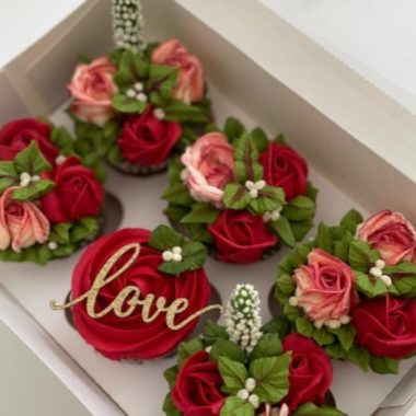 Romantic cupcakes box