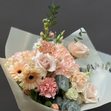 Roses and gerberas mix bouquet