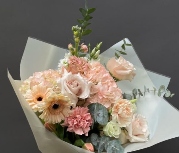 Roses and gerberas mix bouquet