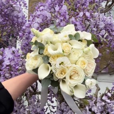 White wedding bouquets